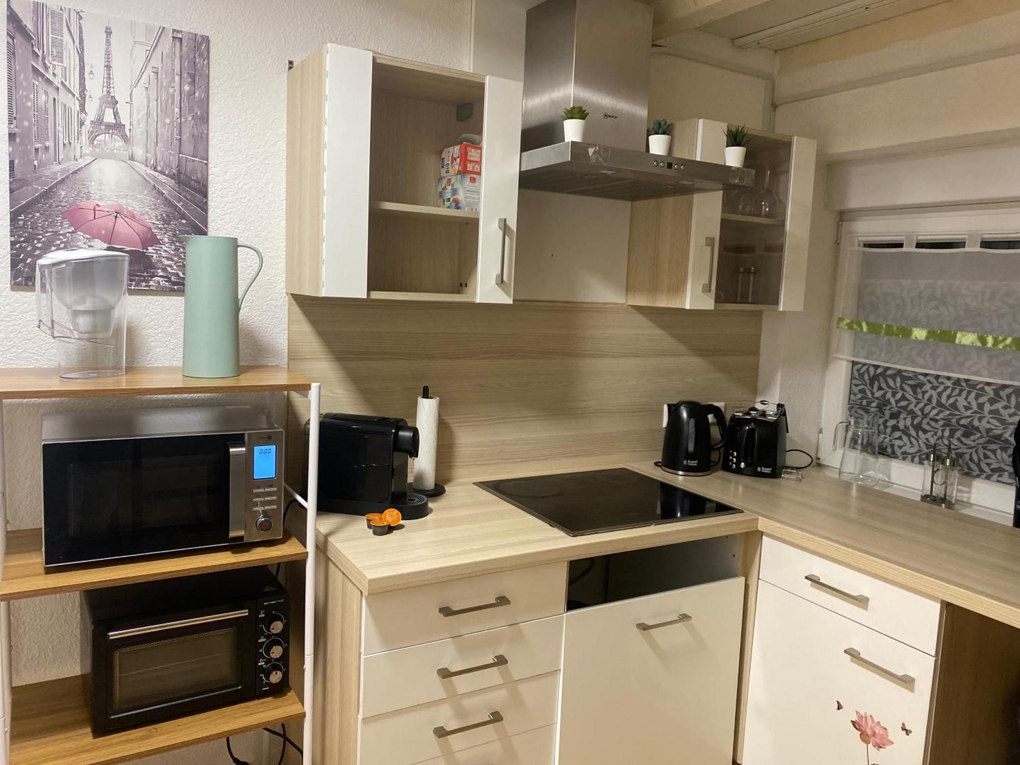 Deluxe Business Suite Mit Netflix Premium & Parkplatz, Zentral Zu Audi & Schwarz Gruppe With 2 Bedrooms バート・フリードリヒスハル エクステリア 写真